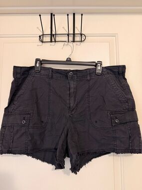 American Eagle Outfitters Black Frayed Hem Cargo Shorts